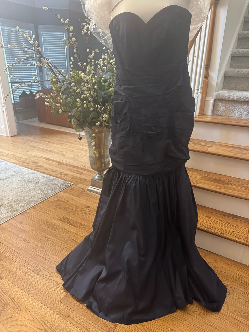 Oscar de la Renta Navy Strapless Gown